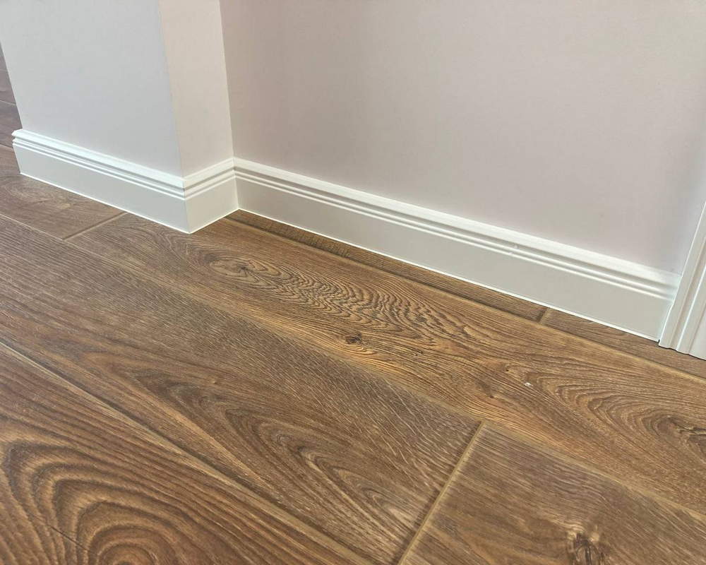 Плинтус ХДФ Dollken Cubu Hamburg Style 80мм х 2,5 м 5012 Белый