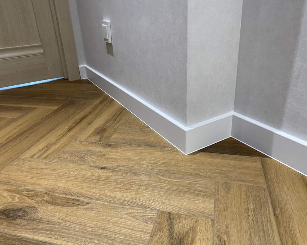 Плинтус ХДФ Dollken Cubu Flex Life XL 80 мм х 2,5 м 5012 Белый