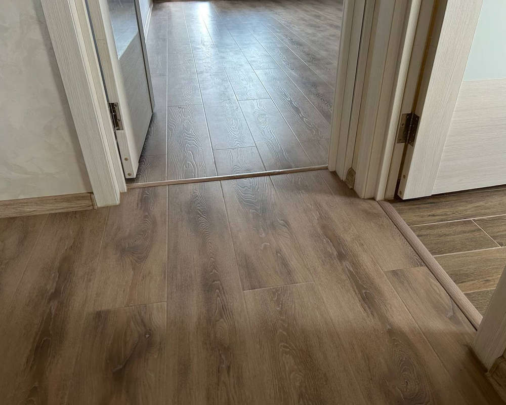 Самоклеящийся порог ЛС 35.900.4053 Ясень графит