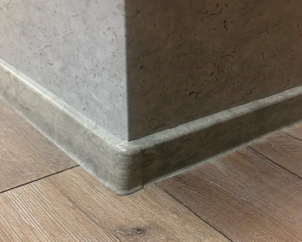 Плинтус ПВХ Salag Lima 72мм 2,5м. Баллард