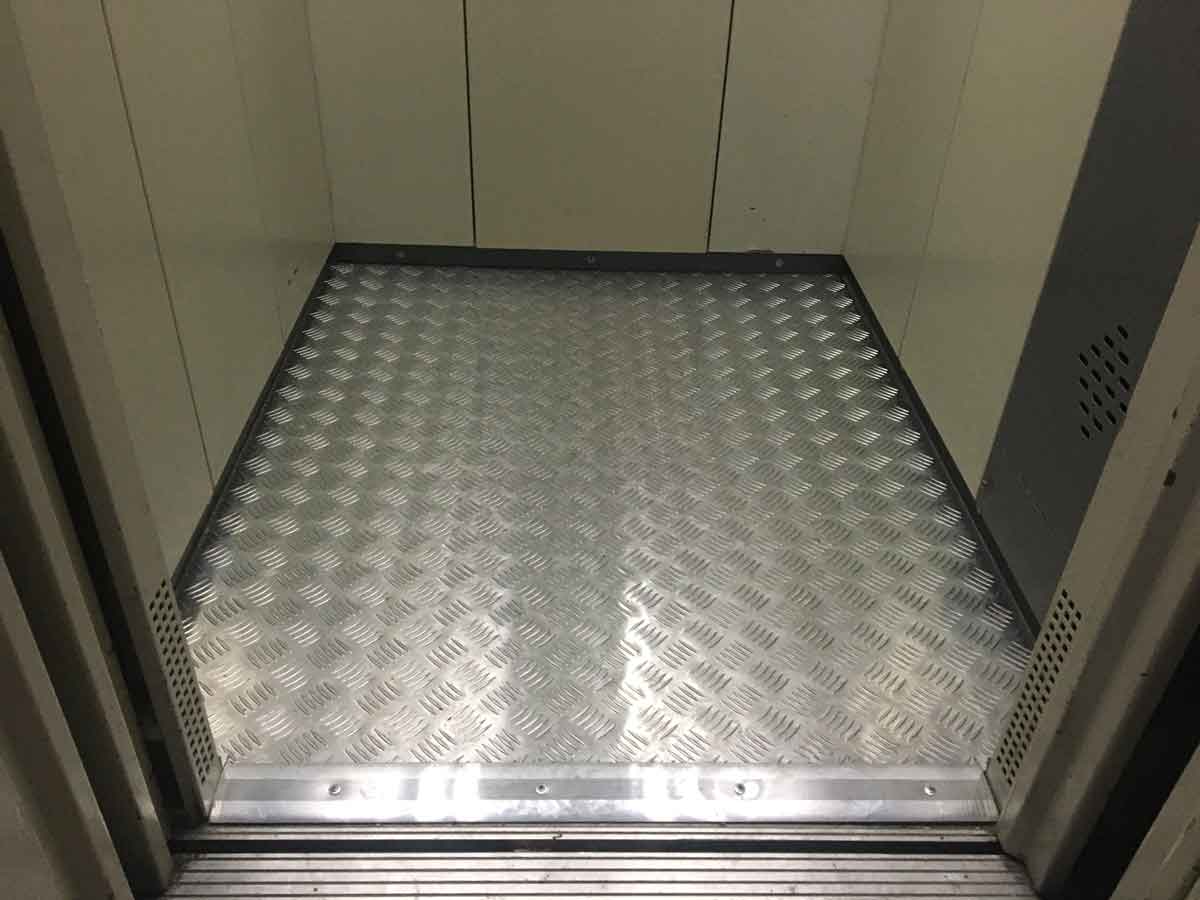 Лист рифлёный алюминиевый Лкв 02.05.00 300х600 мм