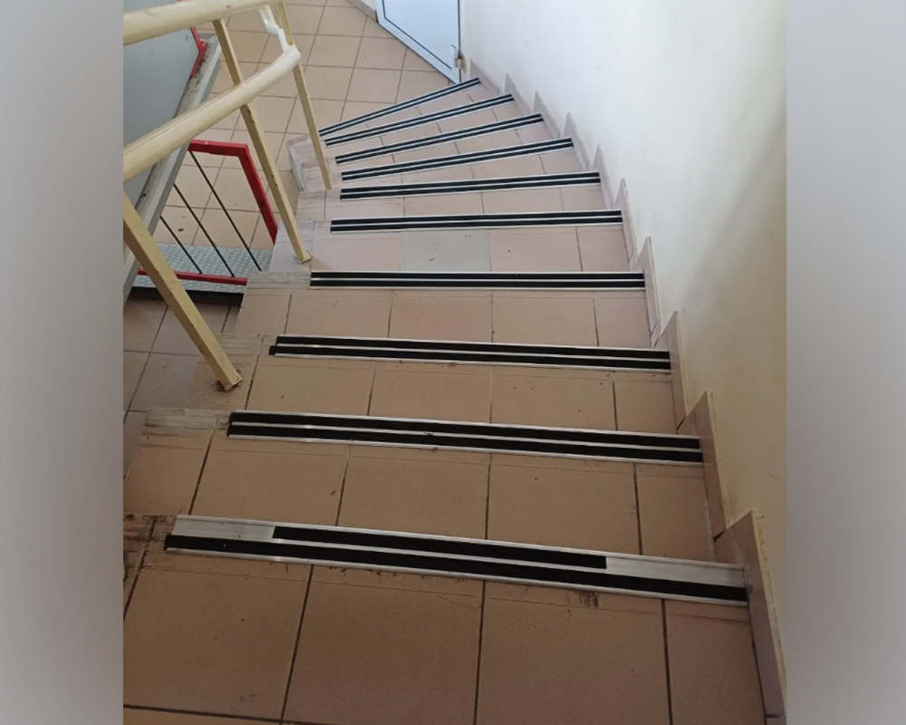 Порог одноуровневый ПС 08.2700.15 Черный