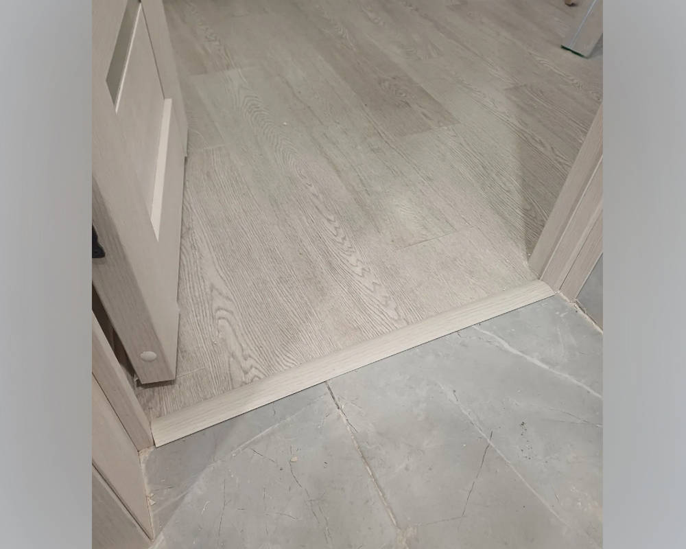 Порог одноуровневый ПС 04-3.1800.052 0,9 м Ель дымчатая