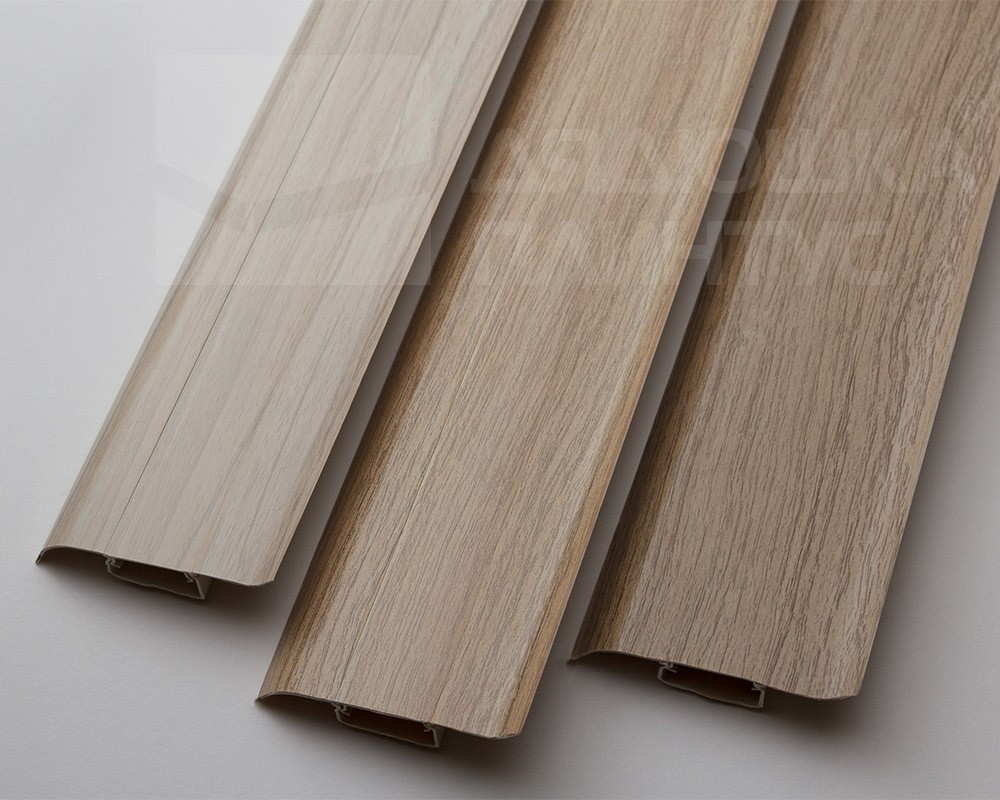 Плинтус ПВХ Идеал Классик 70мм 2,2м 218 Дуб европейский