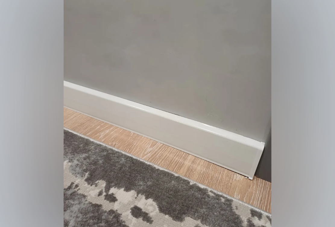 Плинтус ПВХ Cezar матовый с мягким краем HI-LINE PRESTIGE 281 Дуб масала