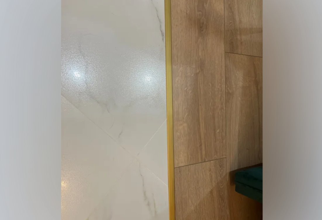 Т-образный порог для кварцвинила 10*4,5 мм 2,7м Блестящее золото PCRBO 1045