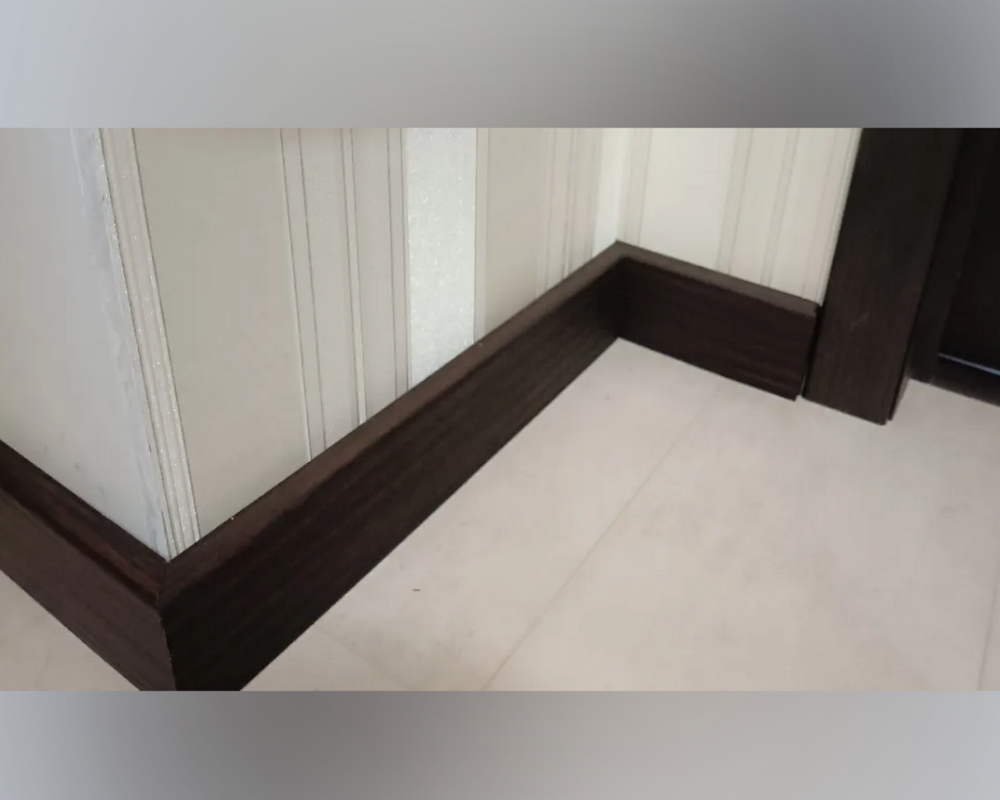 Плинтус напольный Salag Alpha 80 Интенсивный 2,4м