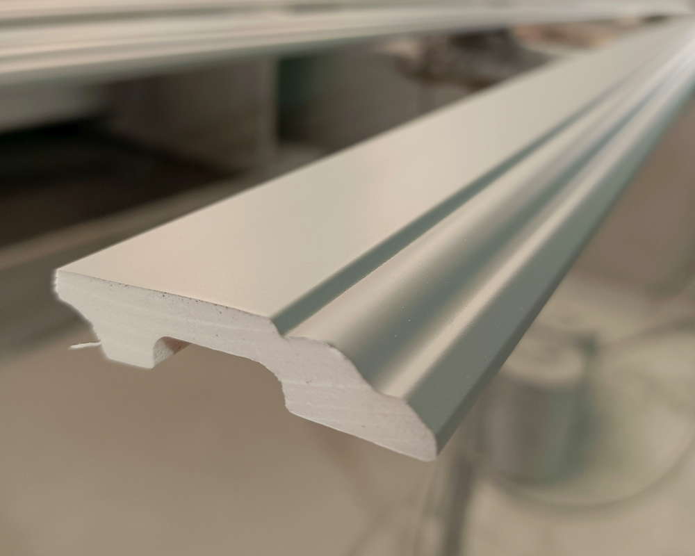 Плинтус ПОЛИСТИРОЛ HI WOOD B80A 80мм х 12,5мм х 2,0м. Окраска включена в стоимость