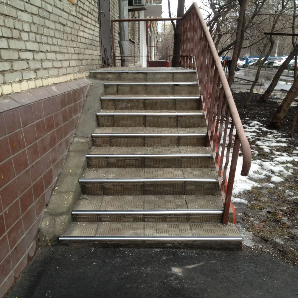 Порог угловой ПУ 09.2500.470 Черный