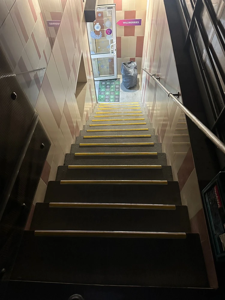 Порог угловой ПУ 07-1.2700.201лч Анод серебро