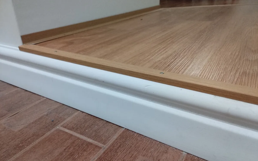 Порог угловой ПУ 01.900.089 Клен беленый