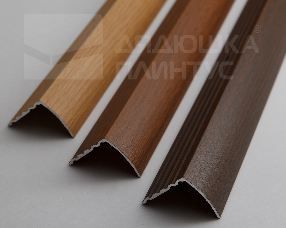 Порог угловой ПУ 04.2700.288 Орех