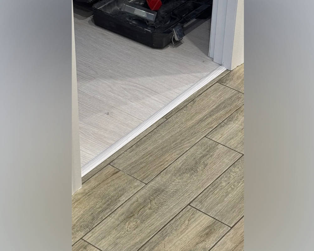 Самоклеящийся порог ЛС 35.900.4050 Дуб винтаж графит