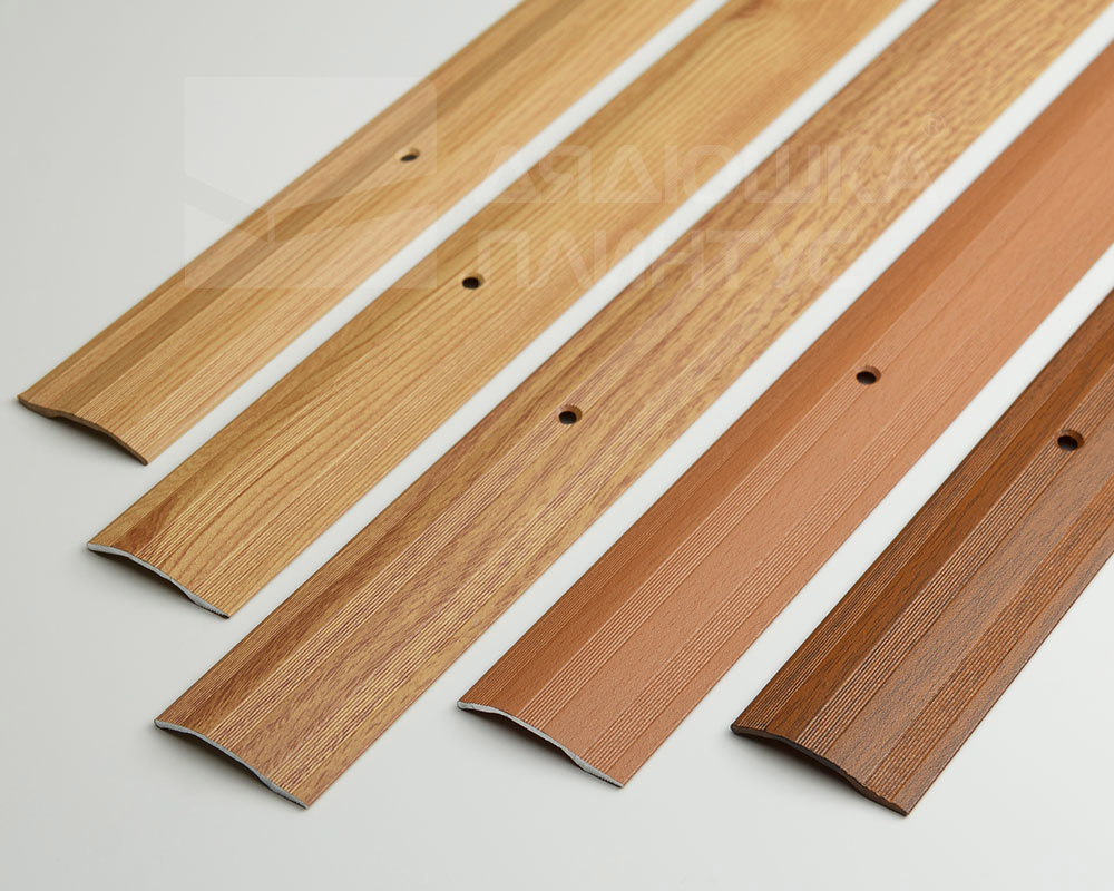 Порог разноуровневый ПР 02.900.052 0,9 м Ель дымчатая