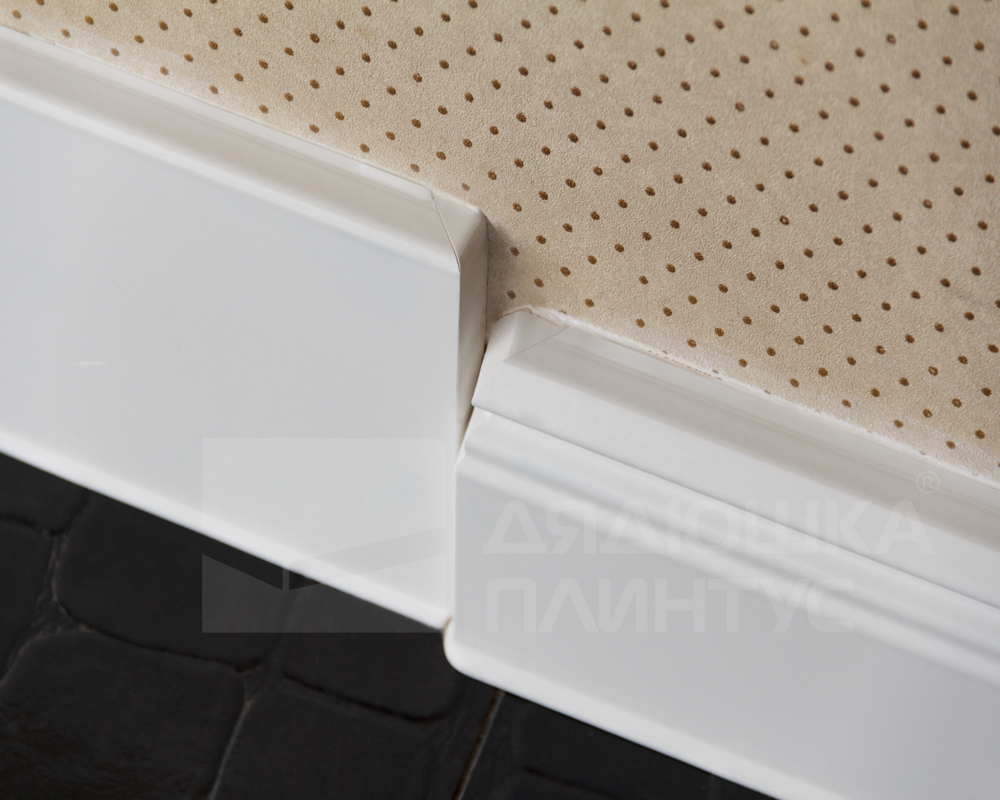 Плинтус ХДФ Dollken Cubu Flex Life 80мм х 2,5 м 0110 Черный