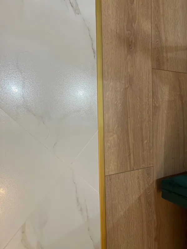 Алюминиевый  профиль ПТ-10  золото/глянец 2,7 м.