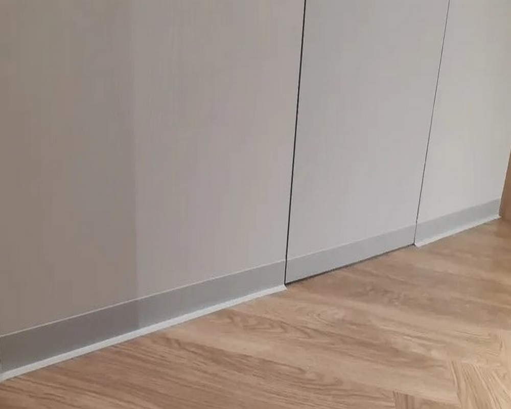 Плинтус эластичный ПВХ Dollken WL80 80мм х 15мм 0146. Тёмно-серый