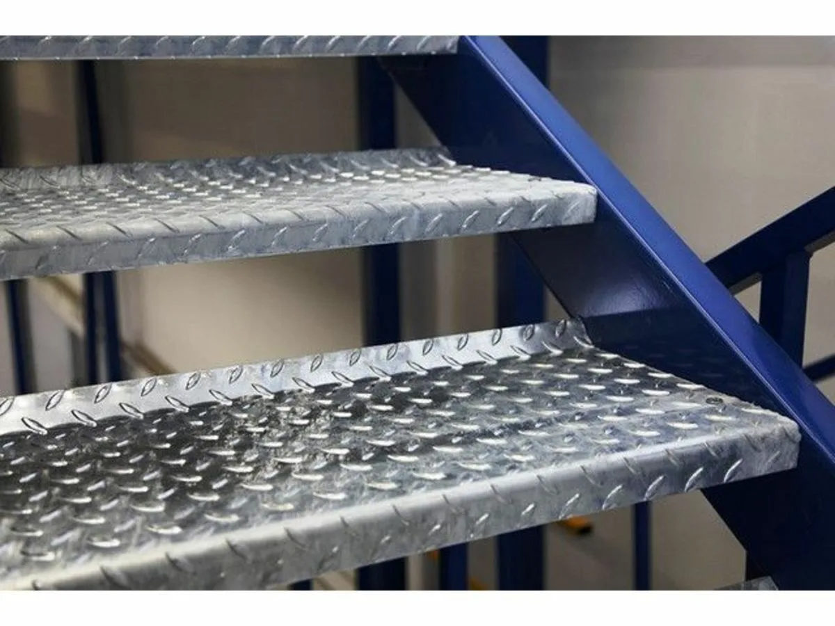 Лист рифлёный алюминиевый Лкв 02.05.00 300х600 мм