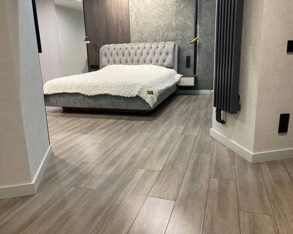 Плинтус из полистирола высокой плотности Волшебная Палочка. Окрашенная. 80мм 2м. NCS 0502-Y