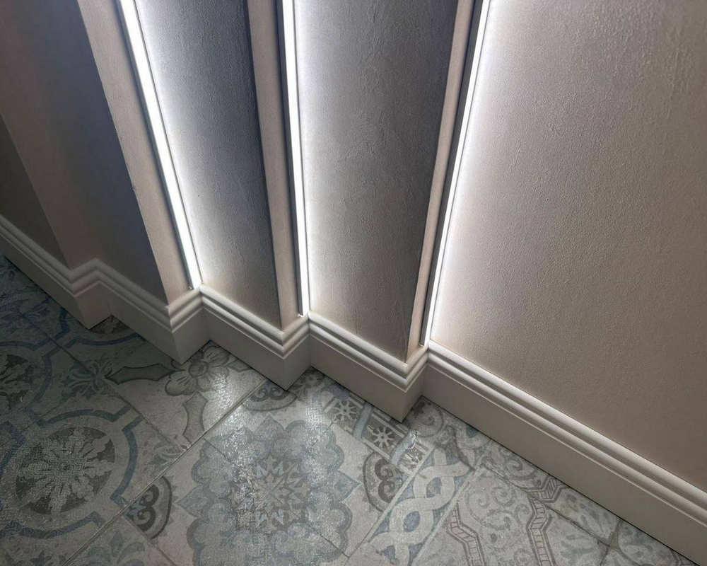 Плинтус ПОЛИСТИРОЛ HI WOOD B80C 80мм х 11мм х 2,0м. Окраска включена в стоимость