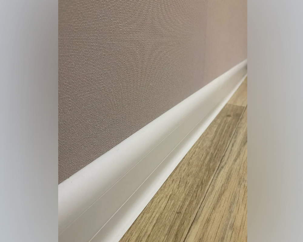 Плинтус ПВХ с кабель-каналом Рико Лео 110 Белый