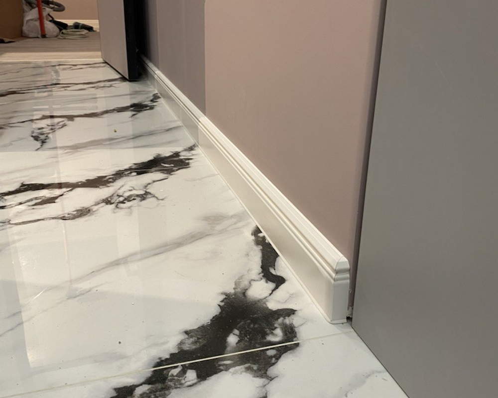 Плинтус ХДФ Dollken Cubu Hamburg Style 80мм х 2,5 м 5012 Белый