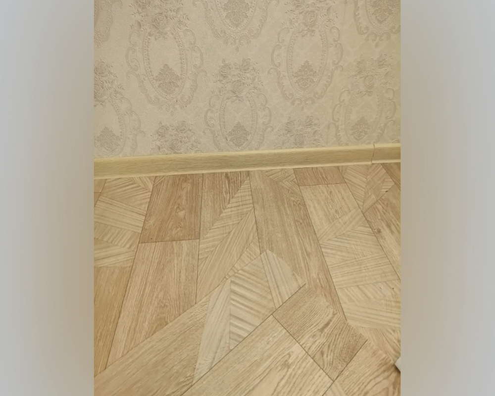 Плинтус ПВХ Cezar матовый с мягким краем HI-LINE PRESTIGE 145 Дуб ричмонд