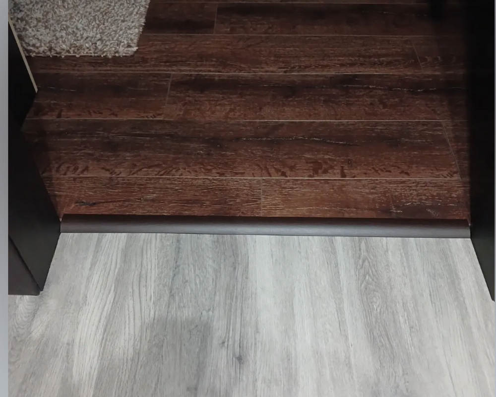 Самоклеящийся порог ЛС 35.2700.4061 Дуб мокко