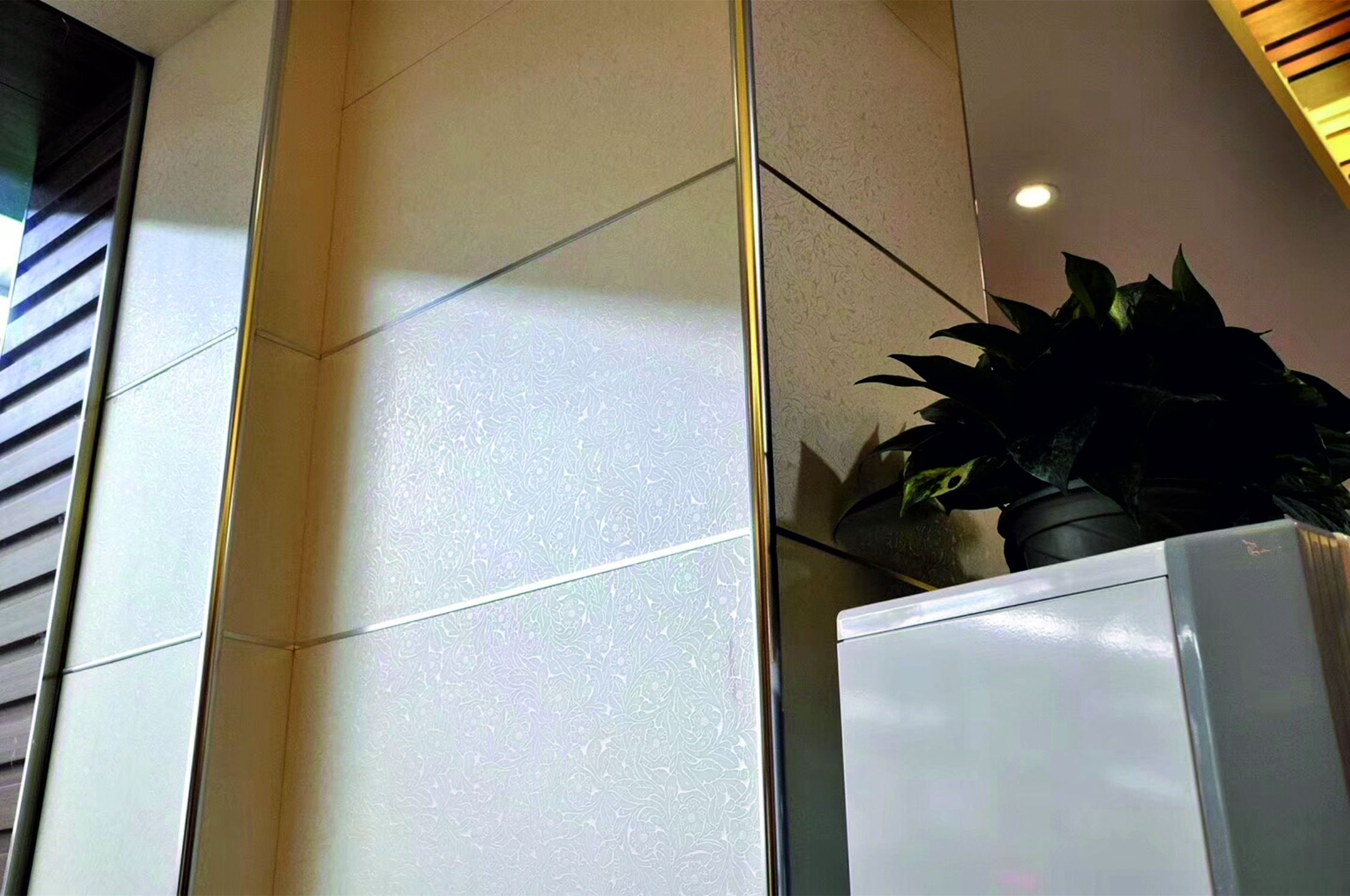 Профиль окантовочный ПК 04.2700.02л Золото