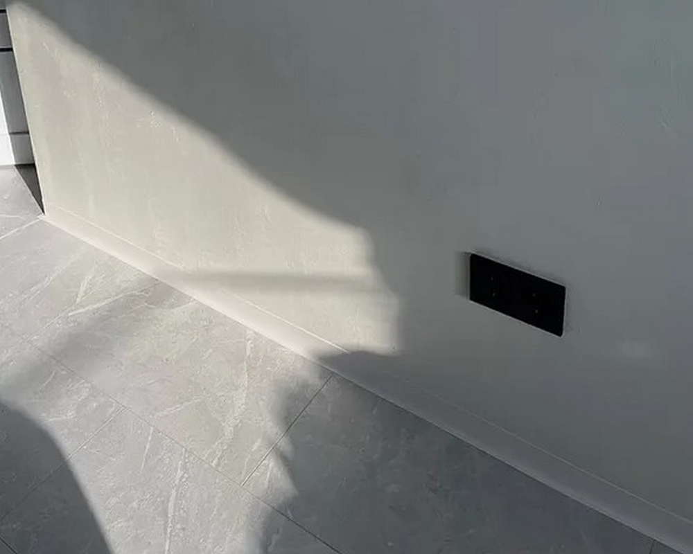 Плинтус эластичный на клеевой основе ПВХ Dollken WLK20 20мм х 15мм. 1137 Белый