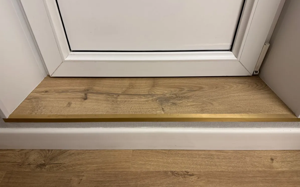 Латунный полированный уголок ЛПН-15х15