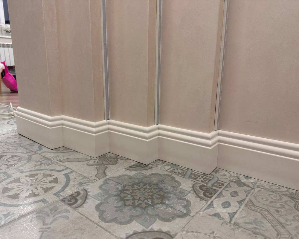 Плинтус полистирол Волшебная Палочка  MSPOL 110 120*15*2000 Окраска включена в стоимость