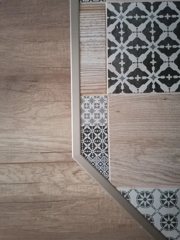 Алюминиевый  профиль ПТ-18 (659)  розовый/глянец 2,7 м.