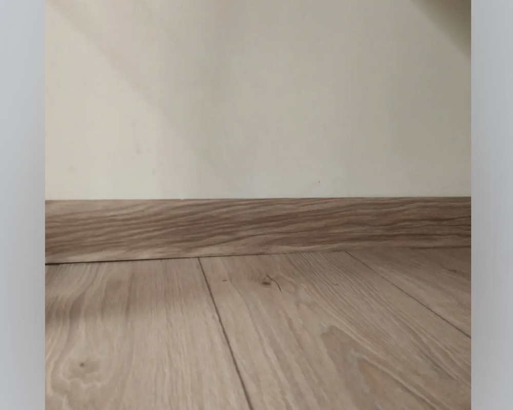 Плинтус ПВХ Идеал Классик 70мм 2,2м 292 Орех миланский