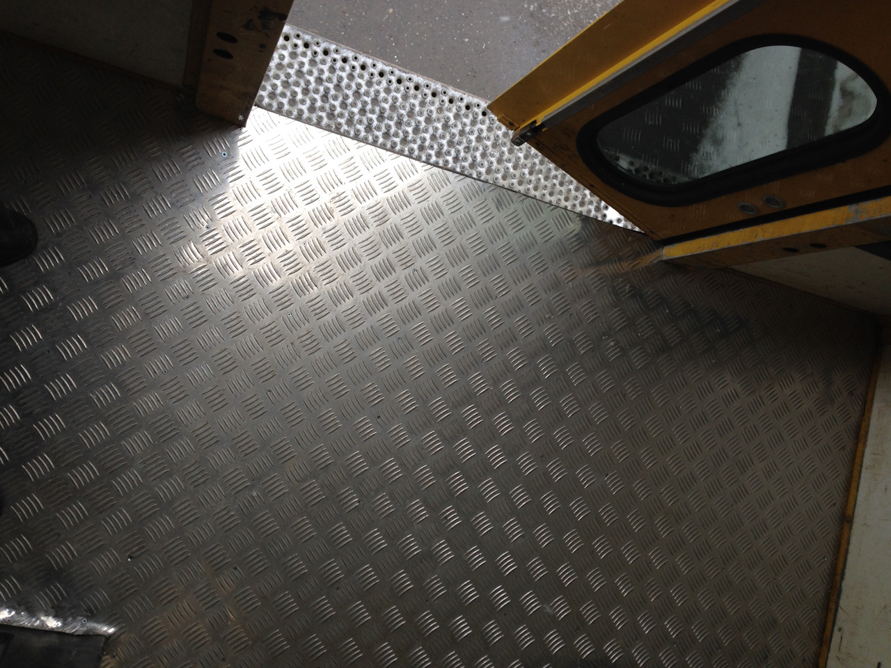 Лист рифлёный алюминиевый Лкв 02.05.00 300х600 мм