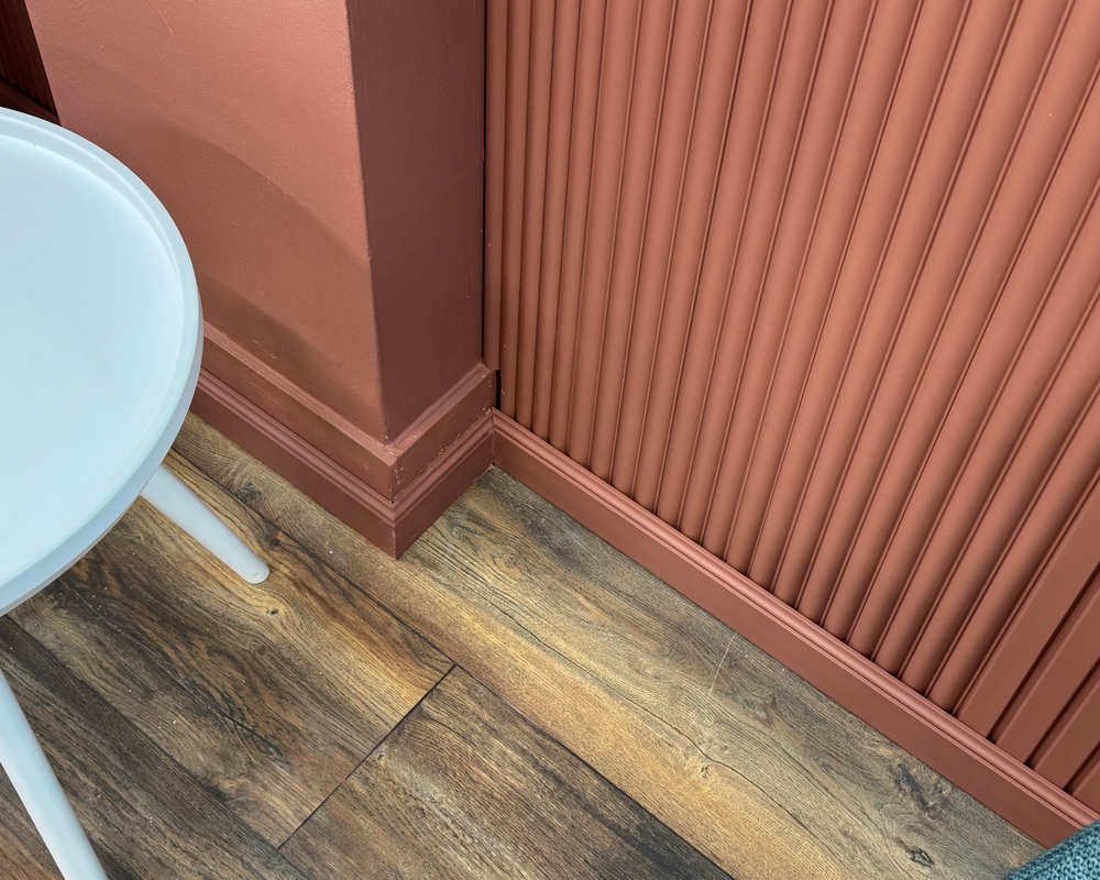 Плинтус ПОЛИСТИРОЛ HI WOOD B80A 80мм х 12,5мм х 2,0м. Окраска включена в стоимость