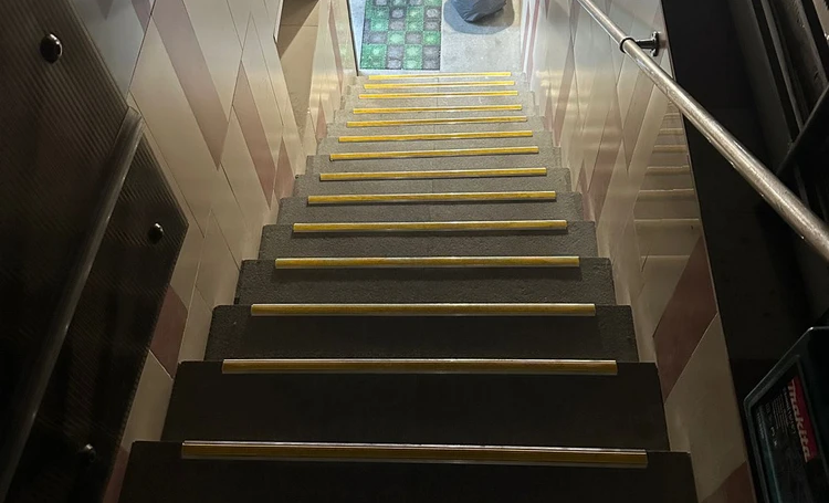 Порог угловой ПУ 07-1.2700.04л Бронза