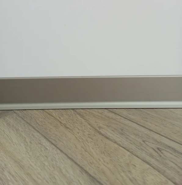 Плинтус алюминиевый Пл 100.2500.042лк Шампань