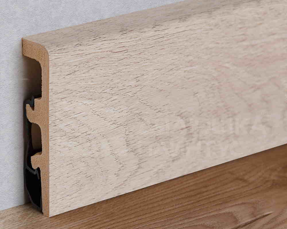 Плинтус напольный Arbiton Integra 04 Северный Ясень