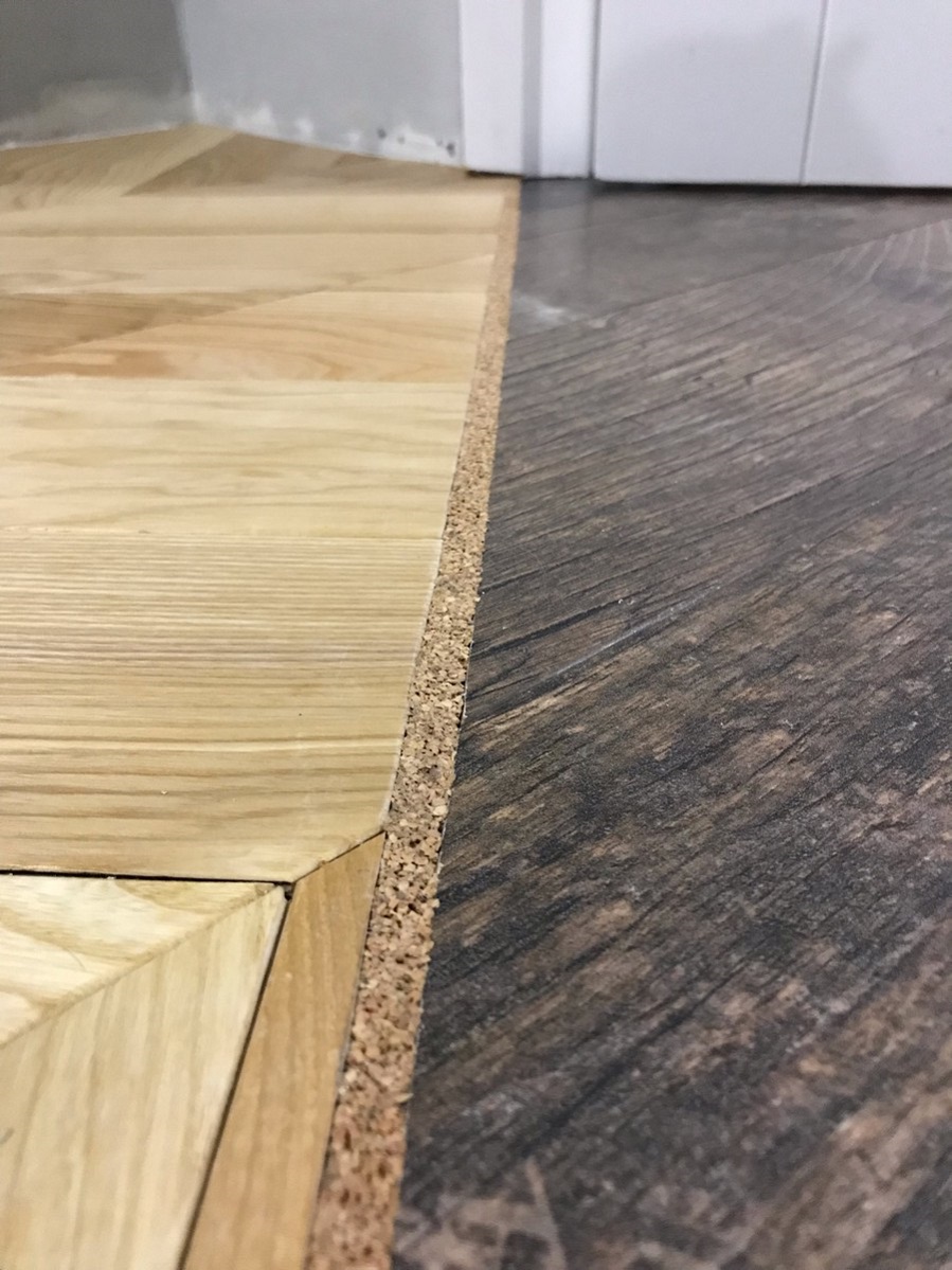 Компенсатор пробковый ВОЛШЕБНАЯ ПАЛОЧКА 900*15*10мм Р06