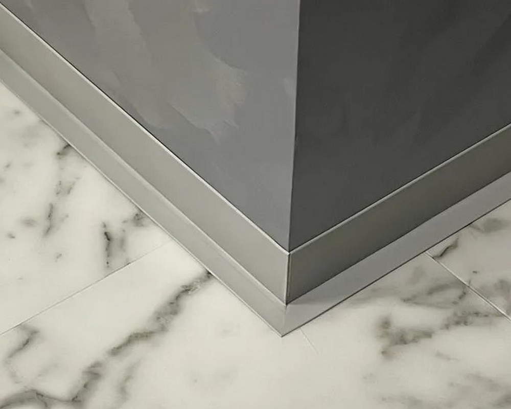 Плинтус эластичный на клеевой основе ПВХ Dollken WLK20 20мм х 15мм. 0146 Тёмно-серый