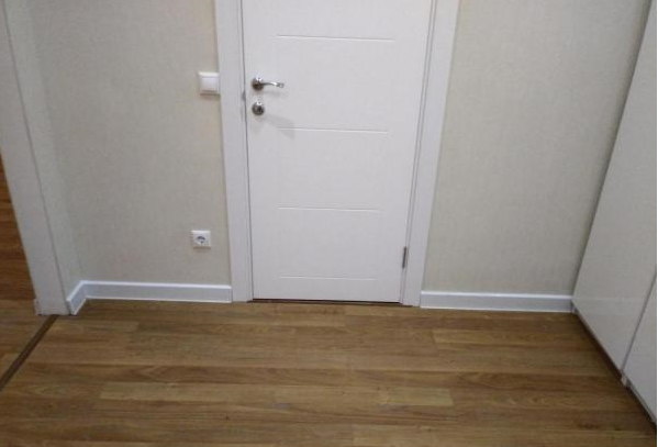 Плинтус ПВХ Cezar матовый с мягким краем HI-LINE PRESTIGE 089 Белый