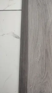 Алюминиевый  ламинированный профиль ПТ-30 (P12-03G-24P) орех тропический 2,7 м.