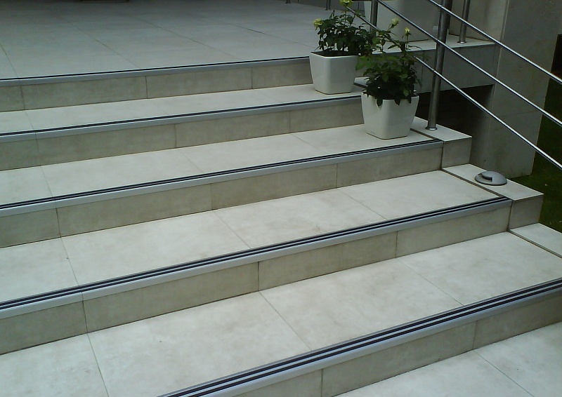 Порог угловой ПУ 07-1.2700.04л Бронза