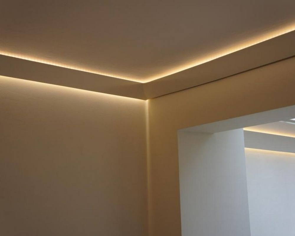 Молдинг из полистирола высокой плотности  HI WOOD LB32 под подсветку 32,5мм х 24мм х 2,0м.