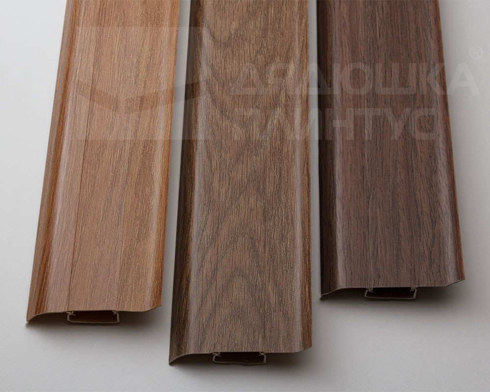 Плинтус ПВХ Идеал Классик 70мм 2,2м 206 Дуб коньячный