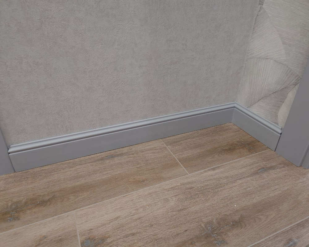 Плинтус СОЛИД 1 UHD 01/80 80*12*2000. Белый под покраску