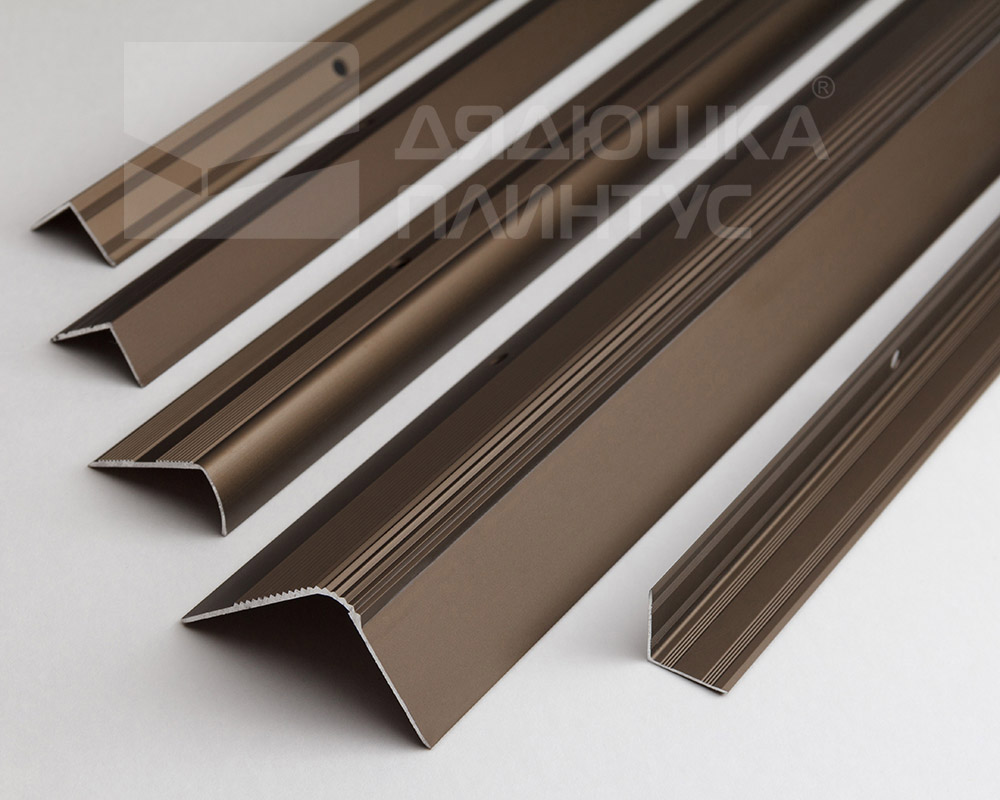 Порог угловой ПУ 02.2700.204л Бронза