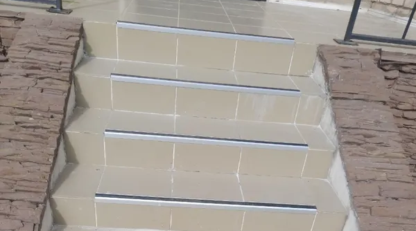 Порог угловой ПУ 09.2500.470 Черный