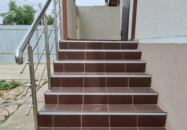 Порог угловой ПУ 07-1.1800.001 Серый